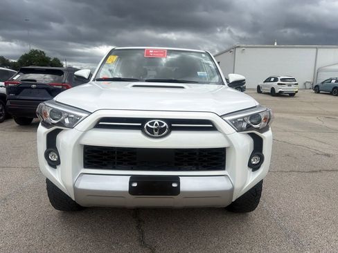 Used 2023 Toyota 4Runner TRD Off-Road Premium w/ Moonroof Package AWD/4WD image 2