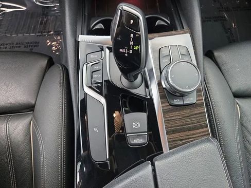 Used 2019 BMW 530i xDrive AWD/4WD image 12
