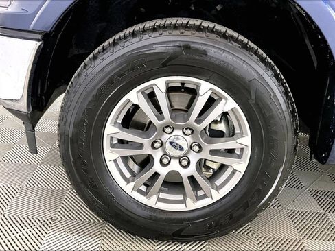 Used 2019 Ford F150 Lariat w/ Equipment Group 501A Mid image 7