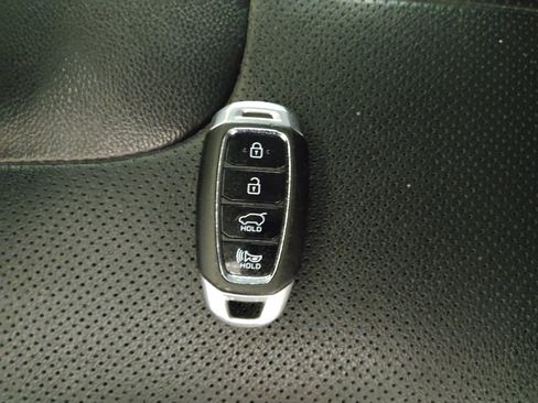 Used 2020 Hyundai Santa Fe Limited image 32