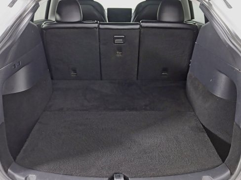 Used 2020 Tesla Model Y Long Range image 36