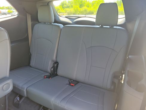 Used 2023 Buick Enclave Essence w/ Experience Buick Package AWD/4WD image 17