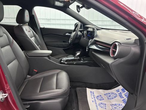 Used 2024 Chevrolet Trax RS FWD image 31
