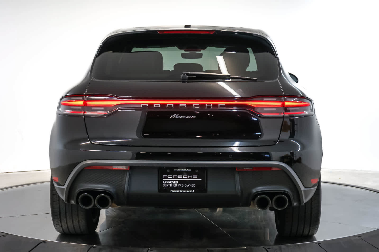 Certified 2024 Porsche Macan AWD/4WD image 10