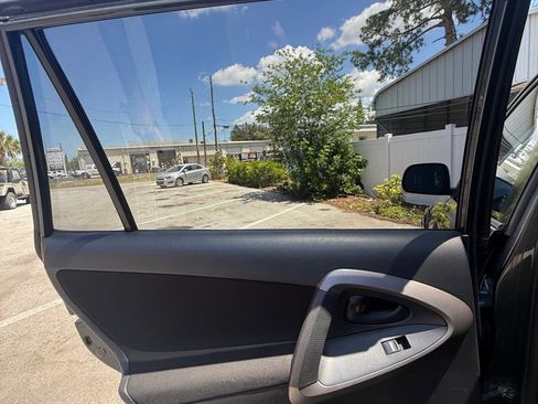 Used 2007 Toyota RAV4 Sport AWD/4WD image 10