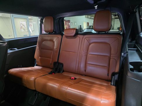 Used 2021 Lincoln Navigator L Reserve w/ Luxury Package AWD/4WD image 23