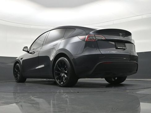 Used 2024 Tesla Model Y Long Range AWD/4WD image 28