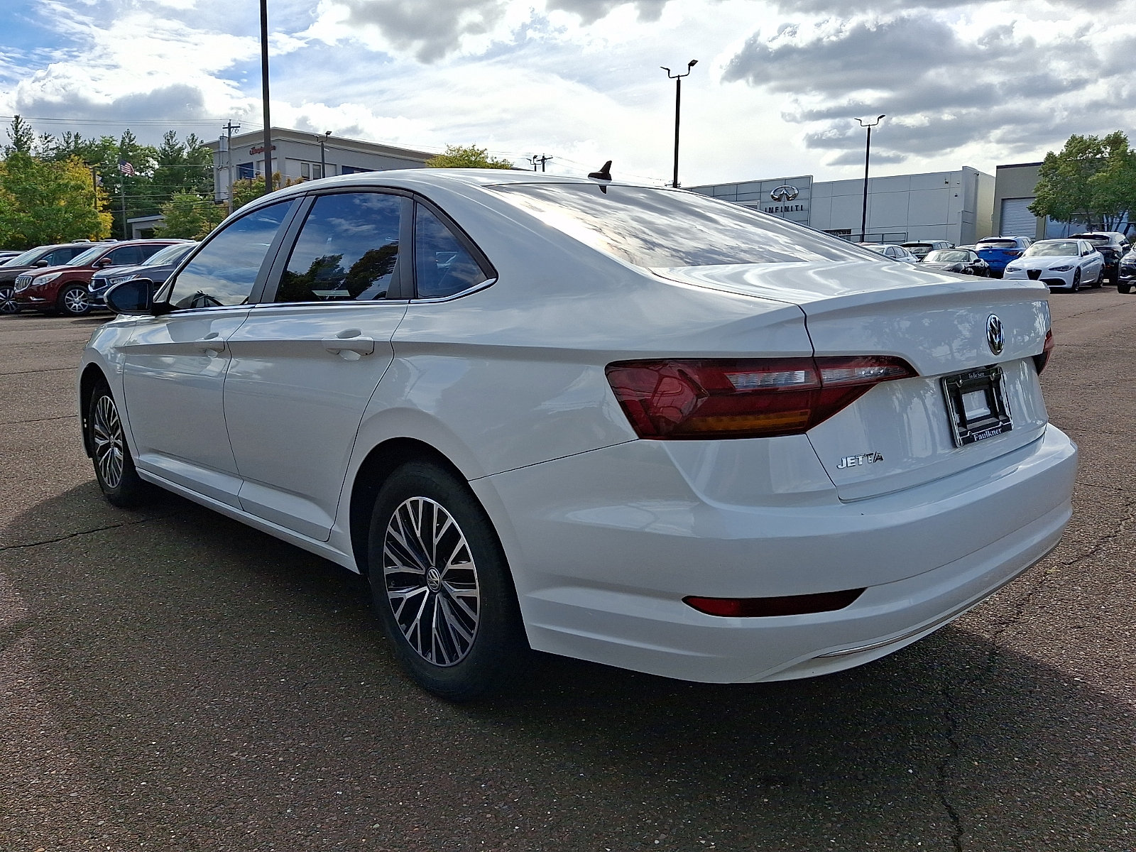 Used 2019 Volkswagen Jetta SE FWD image 4