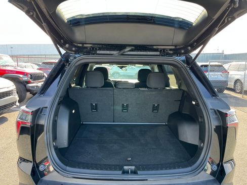 Used 2025 Chevrolet Equinox LT image 30