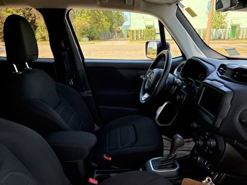 Used 2021 Jeep Renegade Latitude w/ Convenience Group AWD/4WD image 24