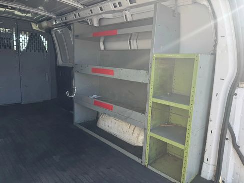 Used 2019 Chevrolet Express 2500 w/ Driver Convenience Package RWD image 16