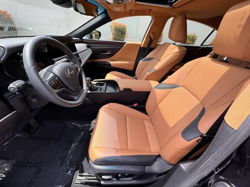 Used 2023 Lexus ES 300h w/ Premium Package FWD image 11