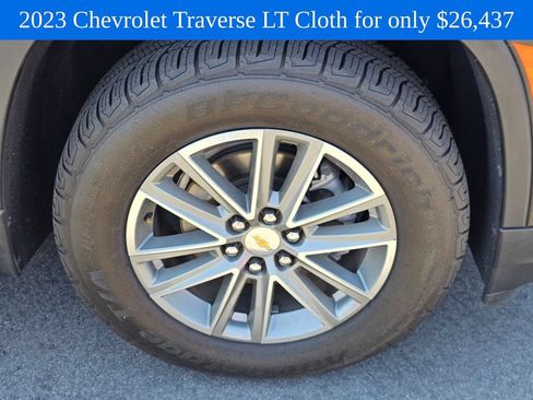 Used 2023 Chevrolet Traverse LT FWD image 8
