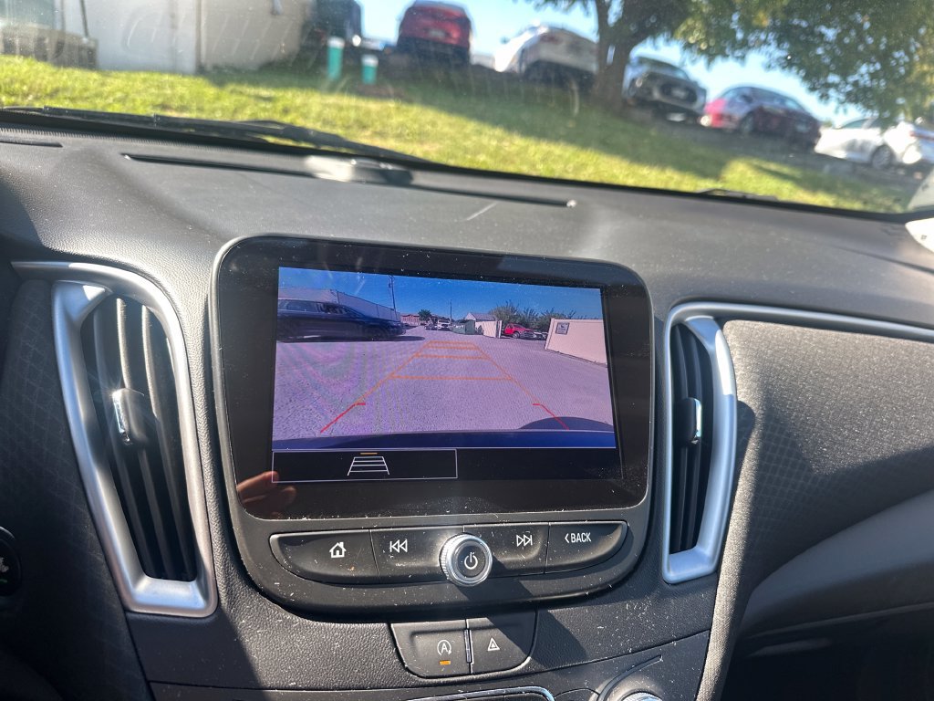 Used 2023 Chevrolet Malibu LT FWD image 17