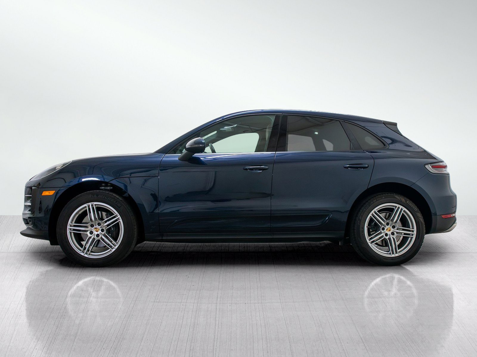 Used 2020 Porsche Macan AWD/4WD image 3