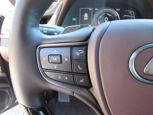 Used 2021 Lexus ES 300h w/ Accessory Package FWD image 12