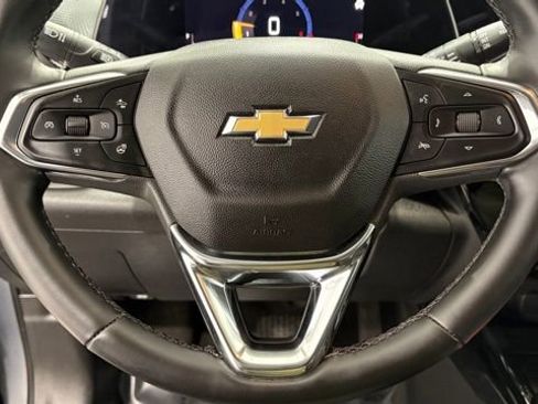 Used 2025 Chevrolet Trax LT w/ LT Convenience Package image 41