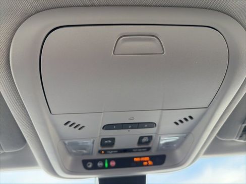 Used 2022 GMC Terrain SLT w/ Tech Package image 26