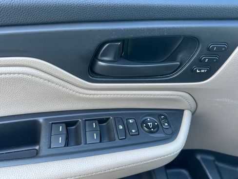 Used 2018 Honda Odyssey Touring image 11