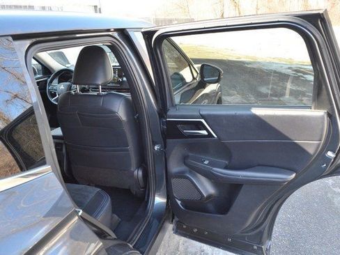 Used 2024 Mitsubishi Outlander SE image 33