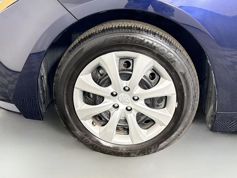 Used 2025 Toyota Corolla LE image 37