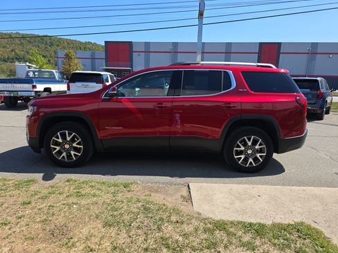 Used 2023 GMC Acadia SLE w/ Driver Convenience Package image 7