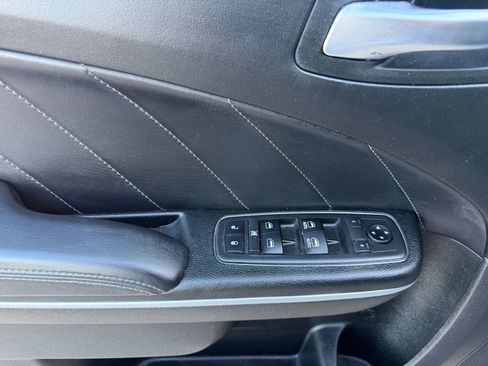 Used 2019 Dodge Charger SXT w/ Plus Group image 13