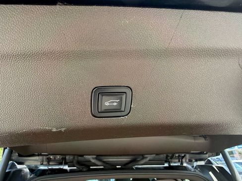 Used 2023 Chevrolet Tahoe LT AWD/4WD image 12