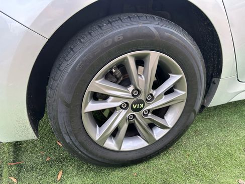 Used 2020 Kia Optima LX image 34