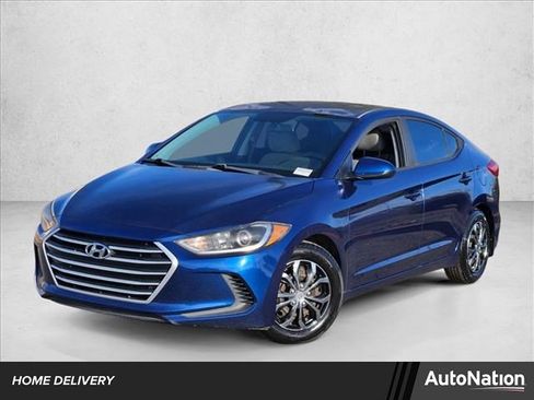 Used 2018 Hyundai Elantra SE image 1
