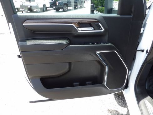 Used 2024 Chevrolet Silverado 3500 LT w/ Convenience Package AWD/4WD image 14