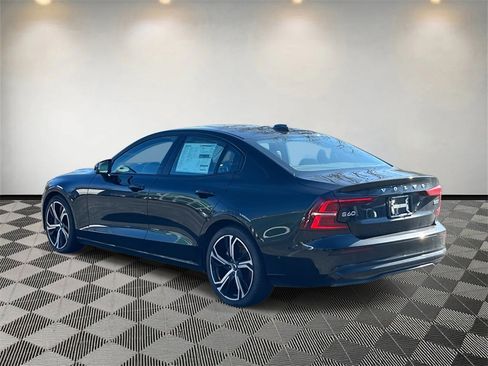 Used 2024 Volvo S60 B5 Plus w/ Climate Package image 5