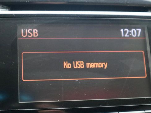 Used 2015 Nissan Rogue SV w/ SV Moonroof Package image 66