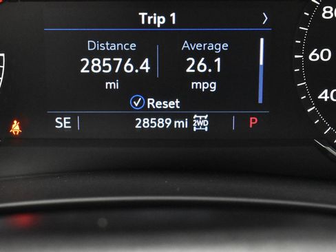 Used 2023 Cadillac XT4 Luxury w/ Cold Weather Package image 24