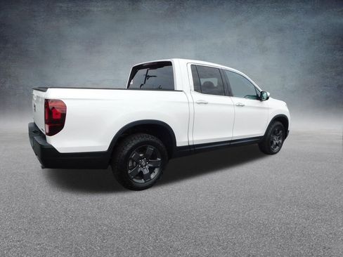 Used 2023 Honda Ridgeline RTL-E image 3