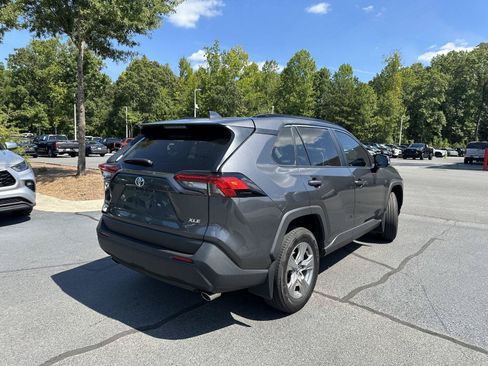 Used 2025 Toyota RAV4 XLE w/ Convenience Package FWD image 6
