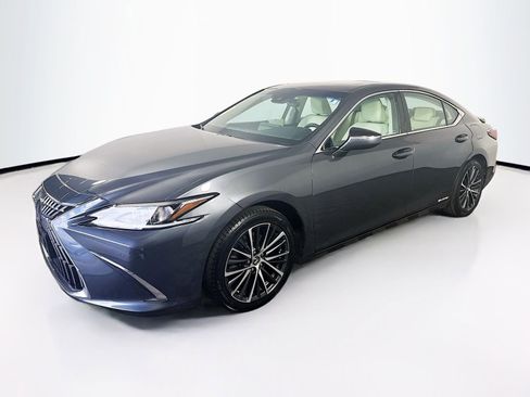 Used 2022 Lexus ES 300h w/ Premium Package FWD image 3
