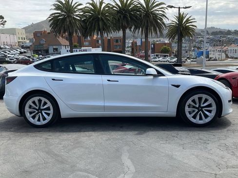 Used 2022 Tesla Model 3 RWD image 3