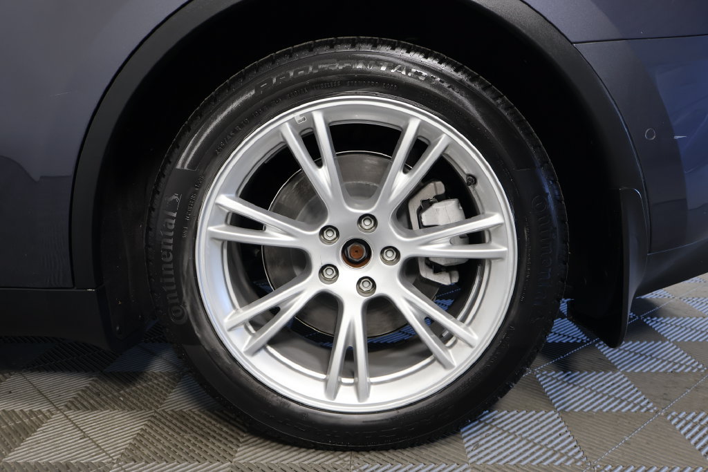 Used 2022 Tesla Model Y Long Range AWD/4WD image 8