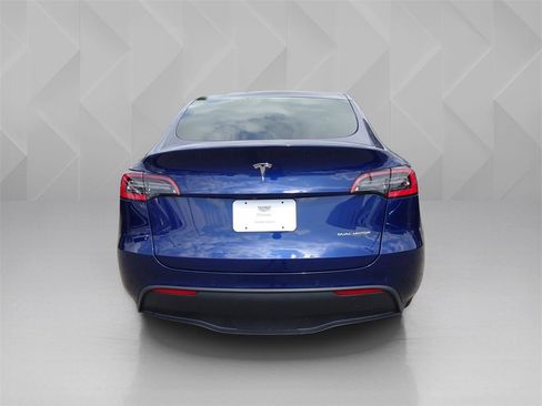 Used 2021 Tesla Model Y Long Range image 4