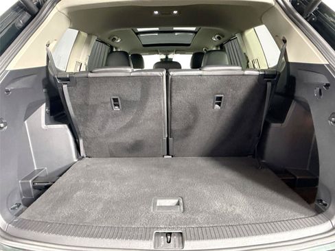 Used 2021 Volkswagen Atlas SE w/ Panoramic Sunroof Package FWD image 36
