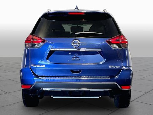 Used 2018 Nissan Rogue SV w/ Sun & Sound Touring Package AWD/4WD image 5