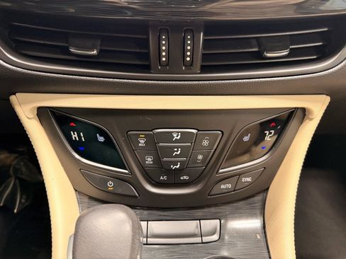 Used 2017 Buick Envision Premium image 36