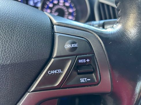 Used 2015 Hyundai Veloster Turbo FWD image 18