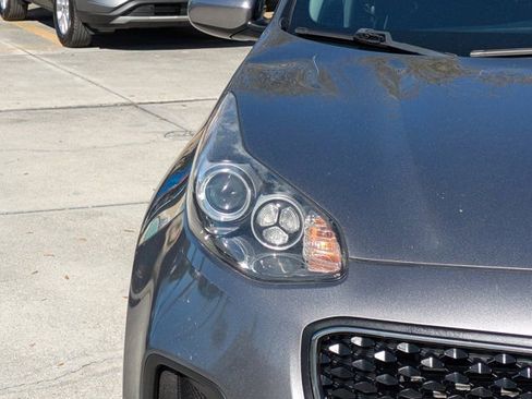 Used 2017 Kia Sportage LX image 9