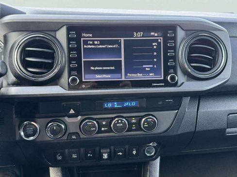 Used 2022 Toyota Tacoma TRD Off-Road w/ Technology Package AWD/4WD image 33