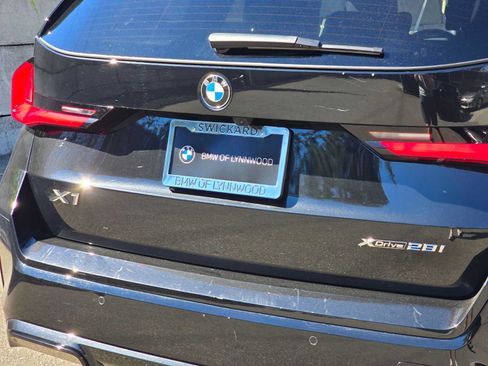 Used 2025 BMW X1 xDrive28i w/ M Sport Package AWD/4WD image 13