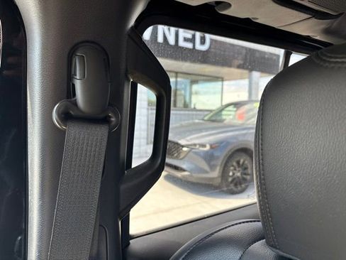 Used 2020 Jeep Gladiator Overland w/ Popular Equipment Package AWD/4WD image 25