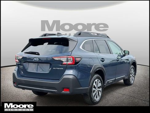 Certified 2025 Subaru Outback Premium AWD/4WD image 2