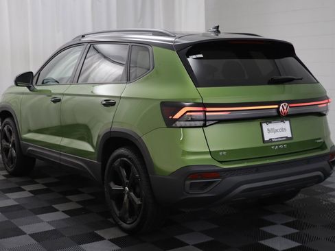 Used 2025 Volkswagen Taos SE image 14